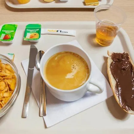 ホテル Hotelf1 Lille Tourcoing Nord 3*